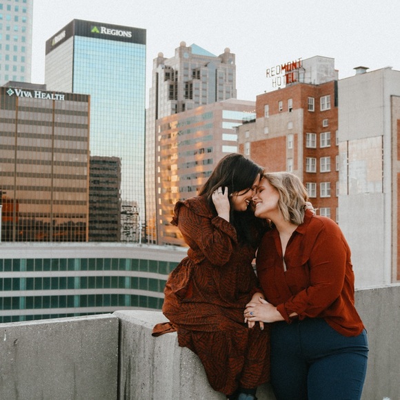 ๐ฆโจโฎ๏ธ MEET YOUR POSHER โฎ๏ธโจ๐ฆ - Picture 3 of 8